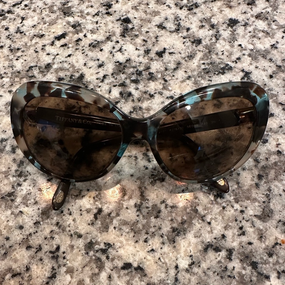 Tiffany & Co women’s sunglasses blue tortoiseshell frame comes with case